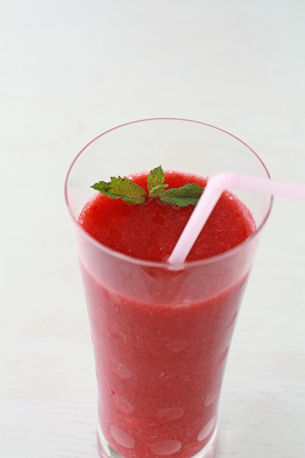 Summer strawberry drink with mint